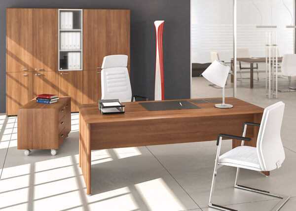 FILL EVO 04 elegant leichtes Chefbüro, Schreibtisch mit geschlossen Seiten in der Holzfarbe Walnuss