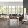 FILL EVO 05 elegant modernes Chefbüro, Schreibtisch zweifarbig mit Meetingtisch rund
