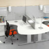 Format 15 Büro-Schreibtisch, kompakt mit Stauraum, Hängeschränke, Rollladentür