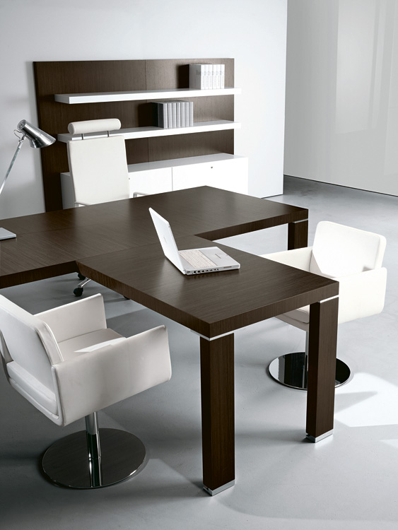 Cubiko 04 Chef-Schreibtisch mit Meetingtisch Ambau, Wenge
