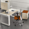LOGIC 03 Mitarbeiter-Schreibtisch, modernes Design mit integrierter Kabelführung