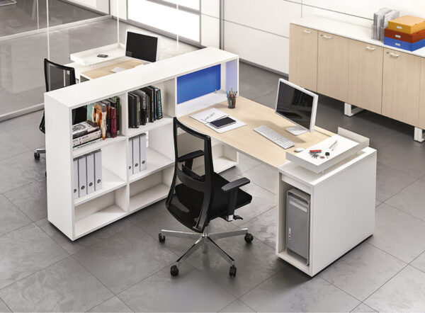 LOGIC 08 Büro Schreibtisch mit Regal, Ablagen integriert, zweifarbig, Stauraum