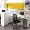 LOGIC 15 Mitarbeiter-Büro, Schreibtisch mit Sichtschutz und integriertem Ablagencontainer, Apothekerschrank, komplett in weiß möglich