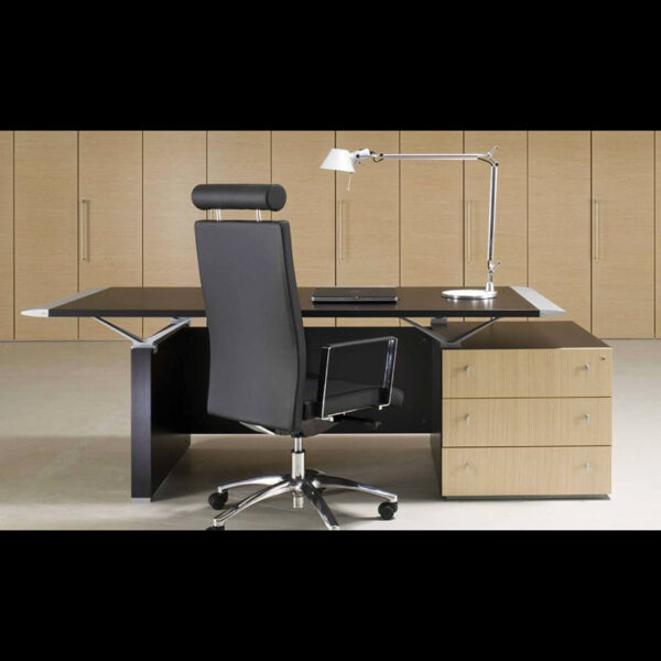 einzigartiger Büro Chefschreibtisch mit Schubladencontainer in heller Eiche, Managerbüro