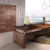 Bellagio - 5 eleganter Holzfurnier Chef Schreibtisch, Design Beinraumblende Schwarz Hochglanz, Tischplatte Teilecoleder braun, geräucherte Walnuss