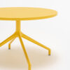 Gobo 06 Designer Loungetisch mit leichtem Aluminium Pyramidenfuß