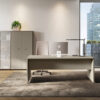 Delta_24-chefzimmer-schreibtisch-geschlossen-aktenschrank-dekor-steingrau-glas-satiniert-robust-guenstig