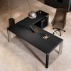 Iulio_38 - Chefzimmer-winkelschreibtisch-rechts-200x100cm-metall-tischbein-kabelfuehrung-inox-mattschwarz-rollcontainer-chefsessel