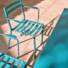 Flaner Chair_07 - Biergarten-stuhl-armlehnen-metall-trendfarben-tuerkis-matt-stapelbar-wetterfest-bequemer-sitzkomfort-robust-verzinkt-14-farbvarianten