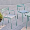Flaner_19 - Outdoor-stapelstuhl-armlehne-kissen-terrasse-garten-buero-cafeteria-metallgestell-mintgruen-ral1806010-wetterfest
