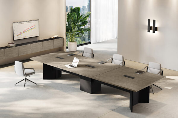 Elite_37 Besprechungstisch-Anlage mit integriertem Kabelmanagement, Wandschränken und Design in Pappel Hell - Korpus Schwarz, erhältlich in den Größen 420x140 cm, 490x140 cm und 560x140 cm